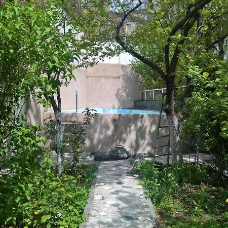 Classic Apartment On Kievyan Yerevan Exterior photo