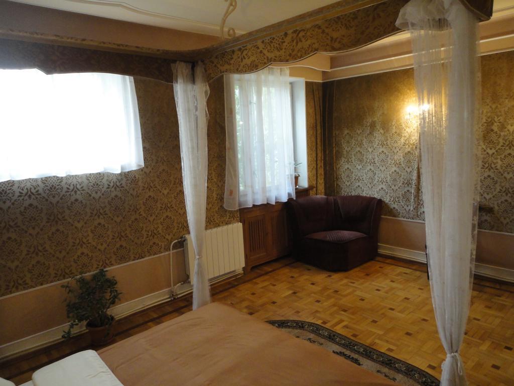Classic Apartment On Kievyan Yerevan Exterior photo