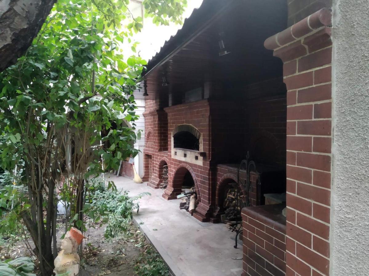 Classic Apartment On Kievyan Yerevan Exterior photo